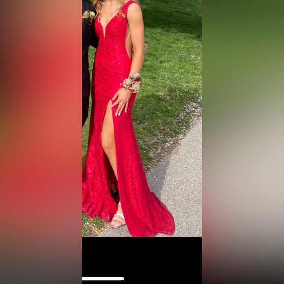 Red Jovani prom dress. Size 4. - Picture 1 of 2